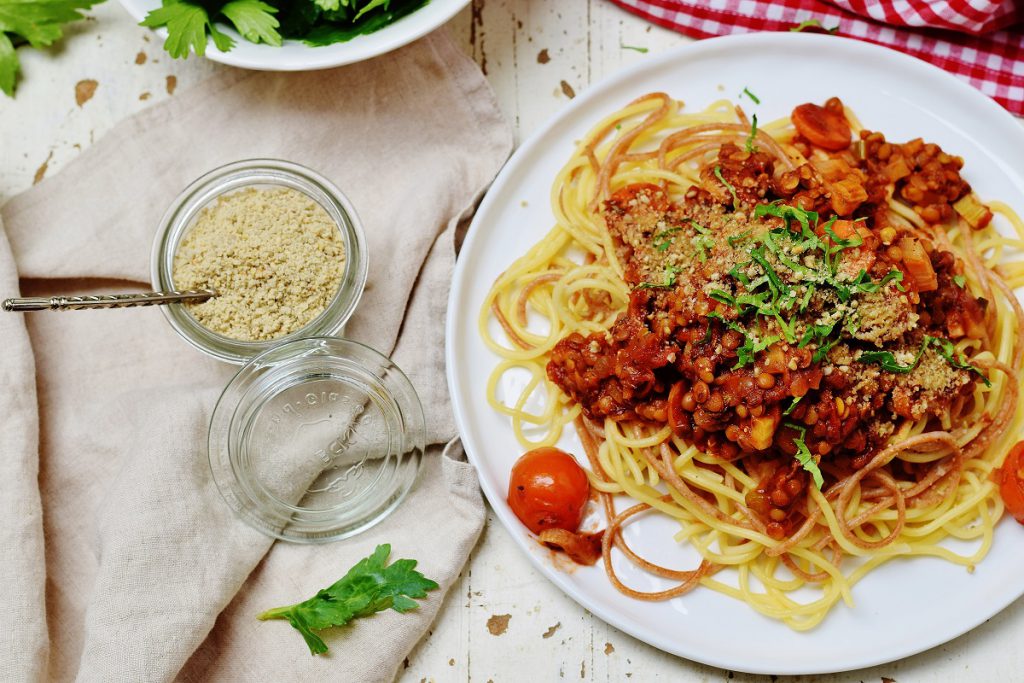 Spaghetti mit Linsen-Bolognese vegan